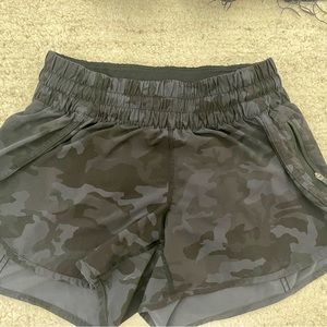 Lululemon Tracker Shorts Size 6. Excellent Condition.